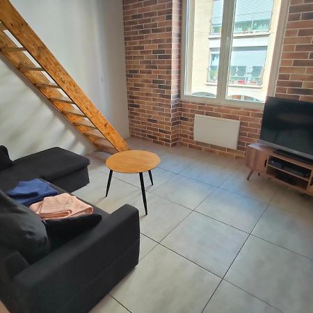Joli Apparemment Type Loft Apartment กาวายง ภายนอก รูปภาพ